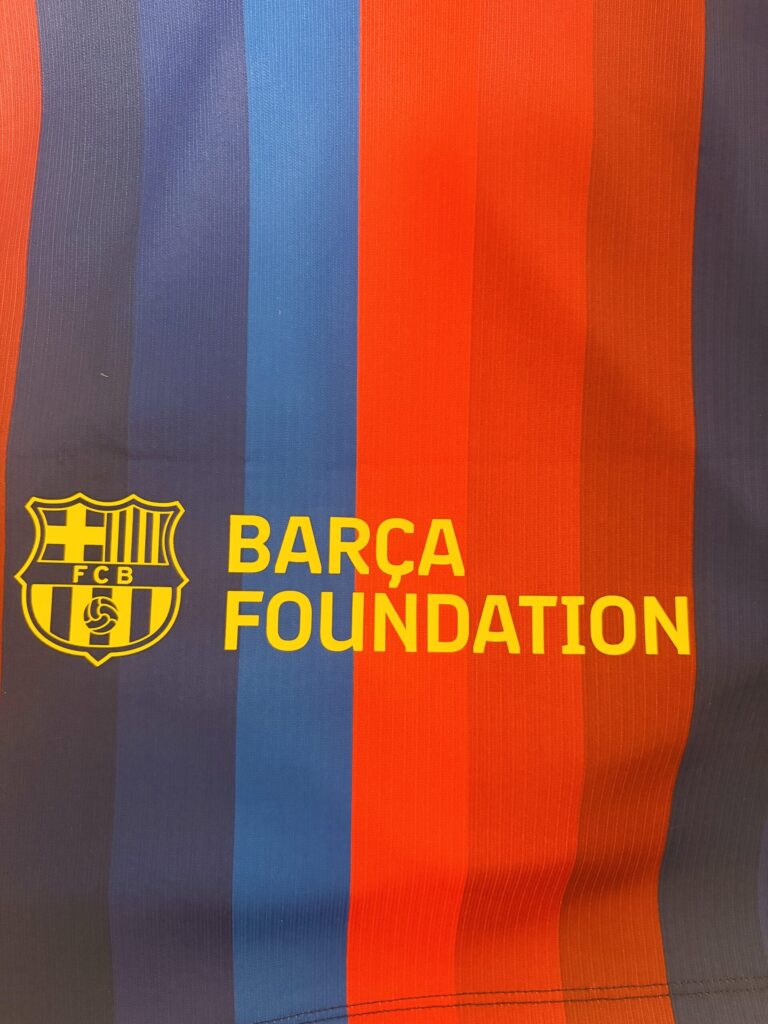 2026-27バルサ ユニフォーム 背面のBARÇA FOUNDATION