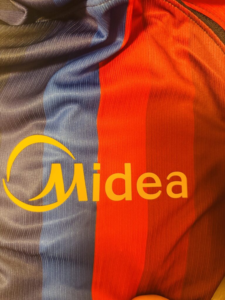 2026-27バルサ ユニフォーム 袖のMideaスポンサー